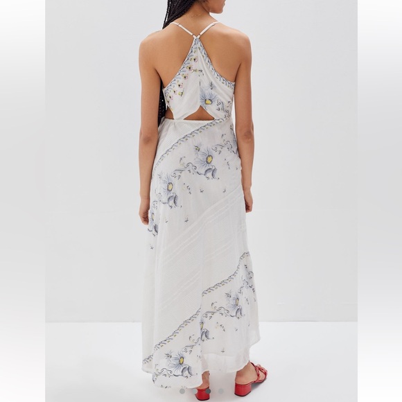 UO Jolene Embroidered Cutout Maxi Dress - Picture 3 of 4